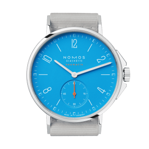 NOMOS Glashütte Ahoi neomatik signalblau 562